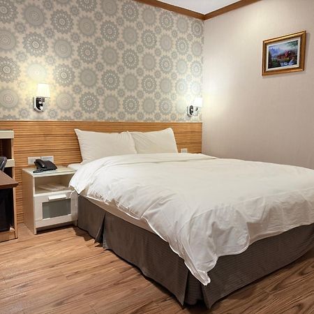 泊居旅店 Oursinn Hotel Тайбэй Экстерьер фото