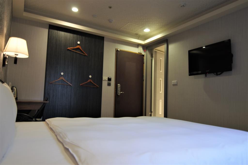 泊居旅店 Oursinn Hotel Тайбэй Экстерьер фото