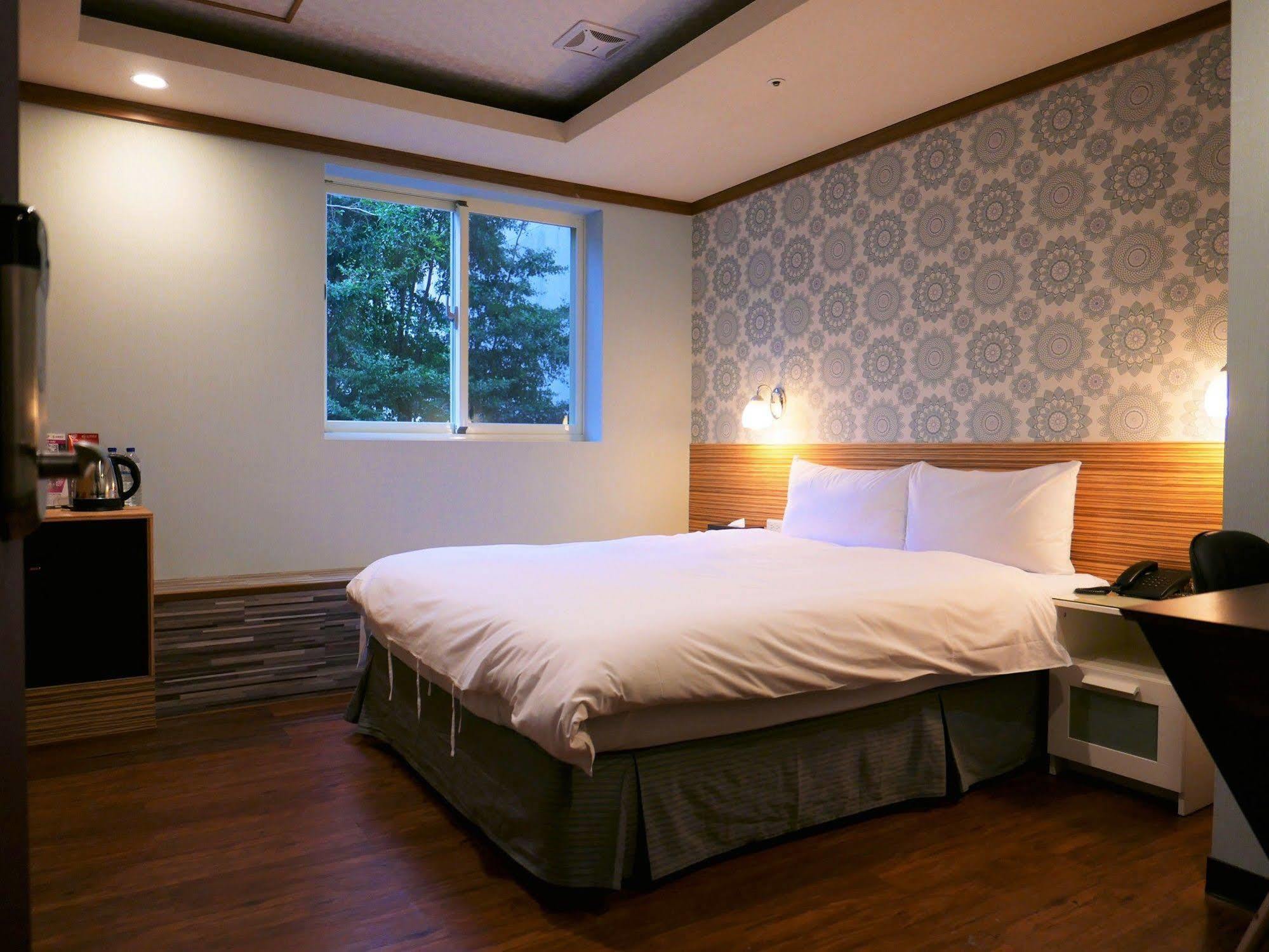 泊居旅店 Oursinn Hotel Тайбэй Экстерьер фото
