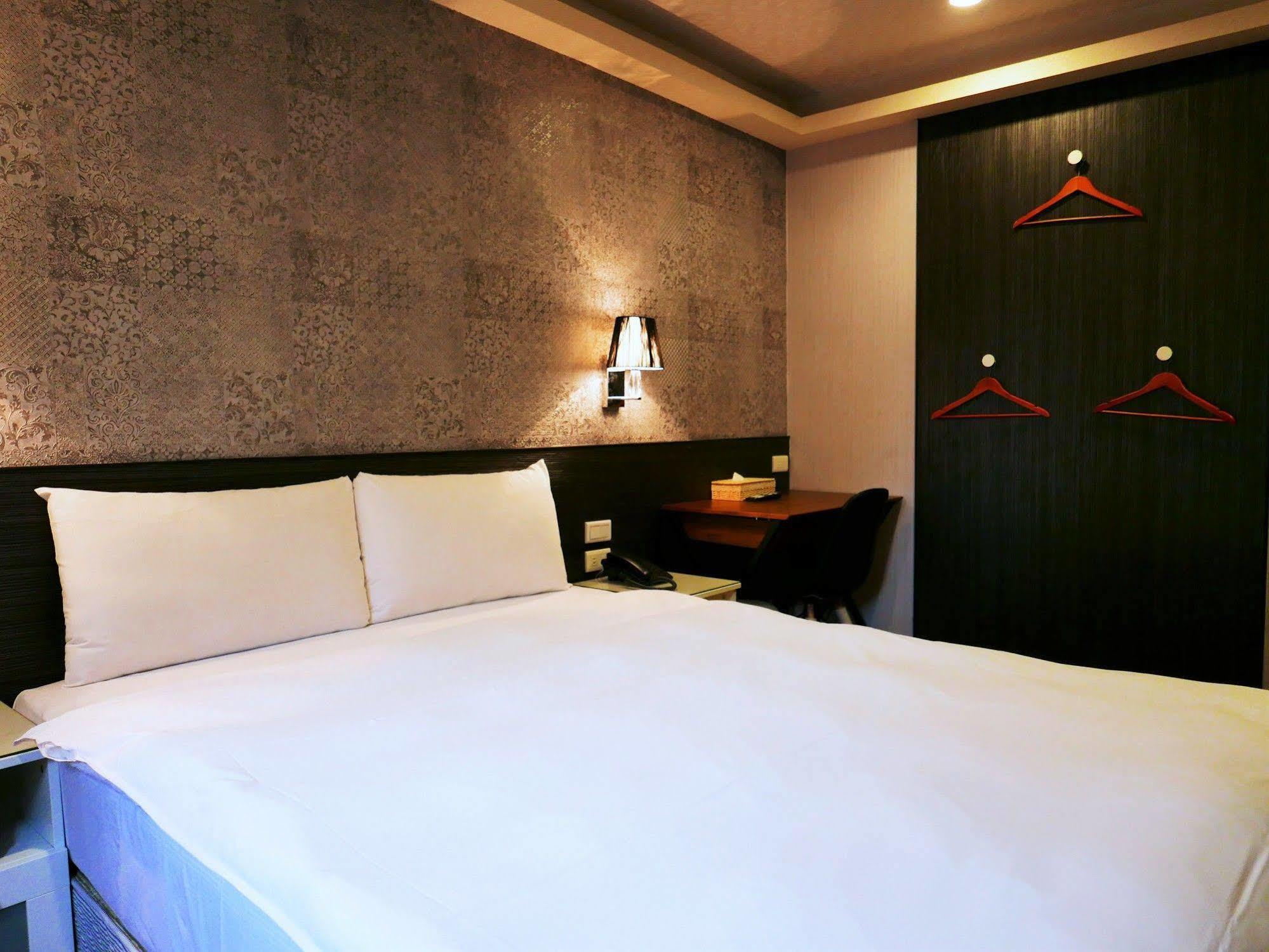 泊居旅店 Oursinn Hotel Тайбэй Экстерьер фото